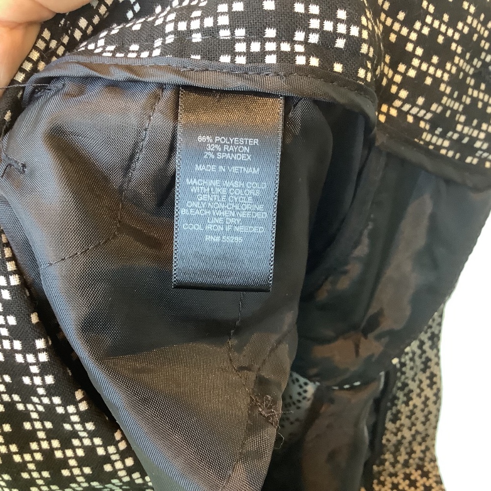 Express Columnist Woman’s Dress Pants Black/White Geometric 6R - Picture 7 of 7